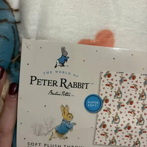 Peter Rabbit Beatrix Potter Valentines Day Blanket Strawberry Cherry Heart NWT - Picture 3 of 8